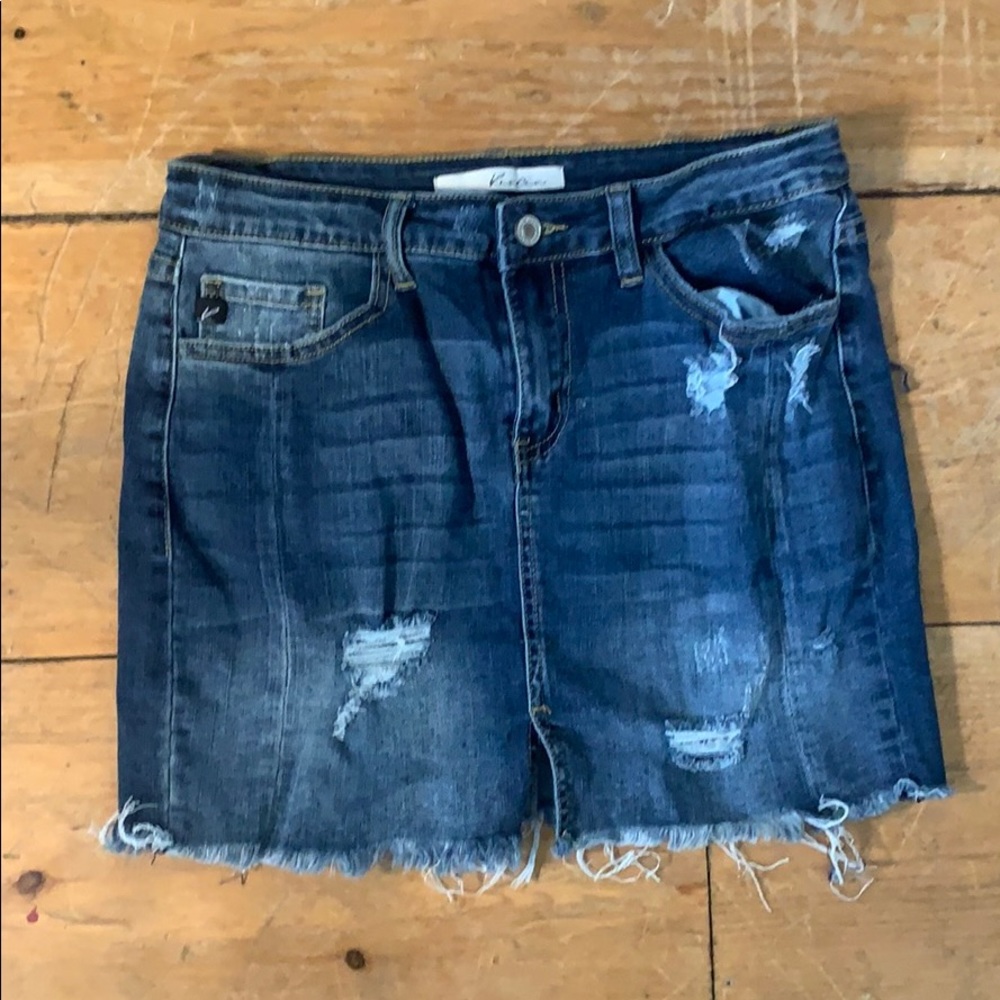 Fringed denim skirt